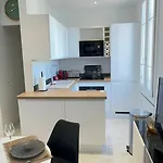 Nouveau ! Au Centre De Juan, Climatise Renove Confort A 2 Minutes Des Plages Lejlighed