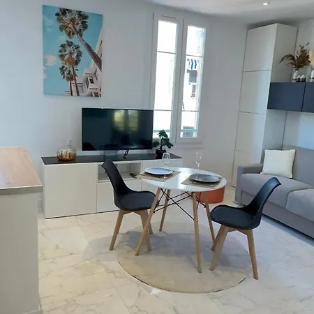 Palais Du Soleil Dans Un Immeuble Art Déco Antibes