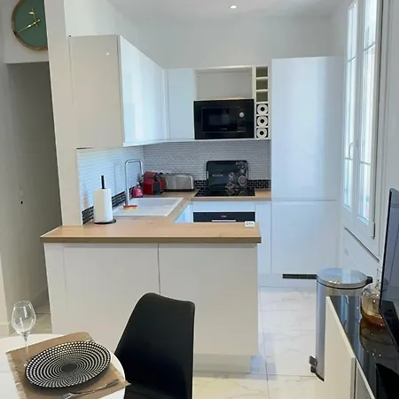 Nouveau ! Au Centre De Juan, Climatise Renove Confort A 2 Minutes Des Plages Апартаменты