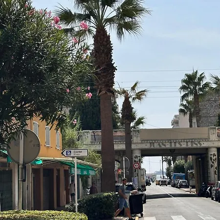 Nouveau ! Au Centre De Juan, Climatise Renove Confort A 2 Minutes Des Plages شقة *