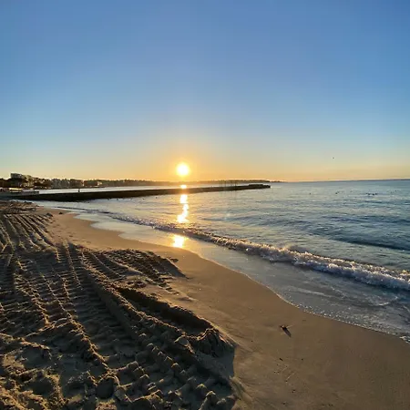 Daire Nouveau ! Au Centre De Juan, Climatise Renove Confort A 2 Minutes Des Plages