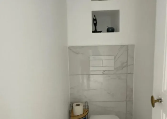 Nouveau ! Au Centre De Juan, Climatise Renove Confort A 2 Minutes Des Plages *