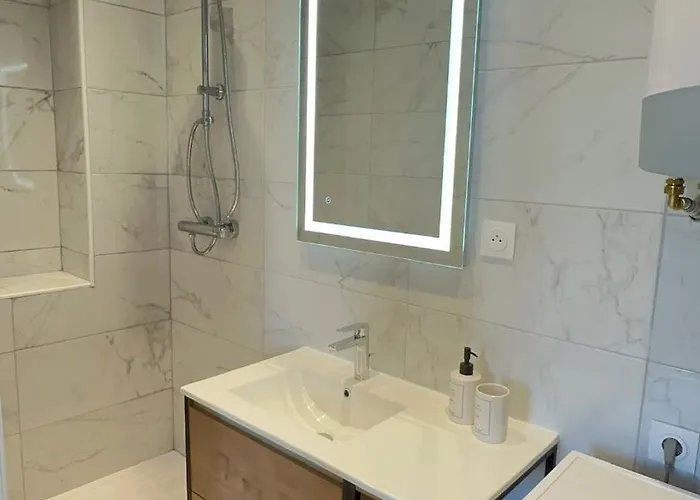 Nouveau ! Au Centre De Juan, Climatise Renove Confort A 2 Minutes Des Plages Антиб