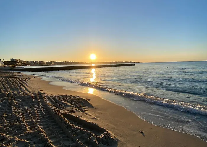 Апартаменты Nouveau ! Au Centre De Juan, Climatise Renove Confort A 2 Minutes Des Plages